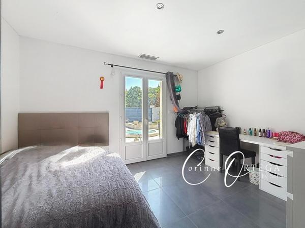 Villa Plain pied - 4 chambres - Piscine et Grand garage