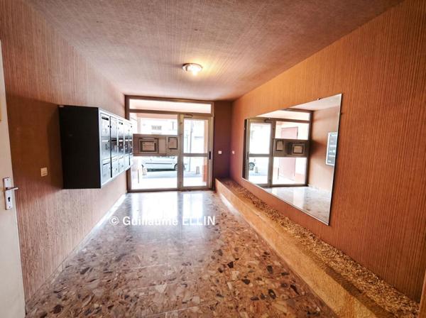 T2 42 m2 + parking  + cave