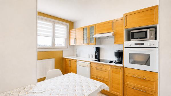 Appartement
         3 pièces
        - 67 m² 195 000 € *