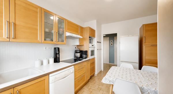 Appartement
         3 pièces
        - 67 m² 195 000 € *