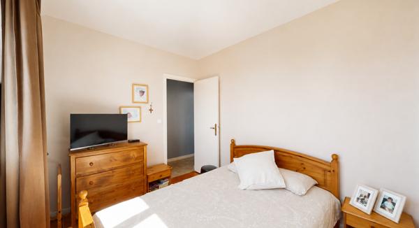 Appartement
         3 pièces
        - 67 m² 195 000 € *