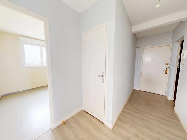 Appartement de Type T3 - Balcon & Ascenseur