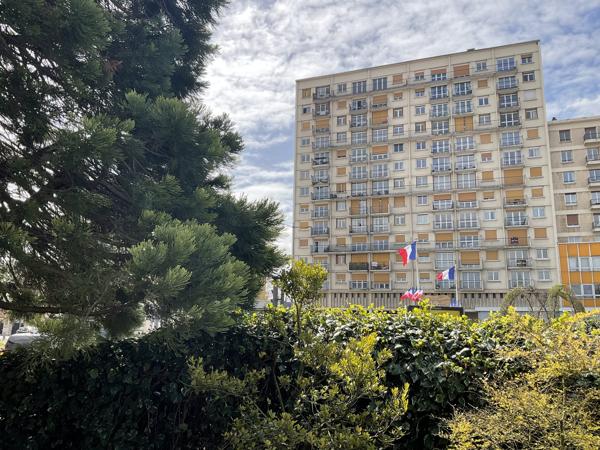 Appartement de Type T3 - Balcon & Ascenseur