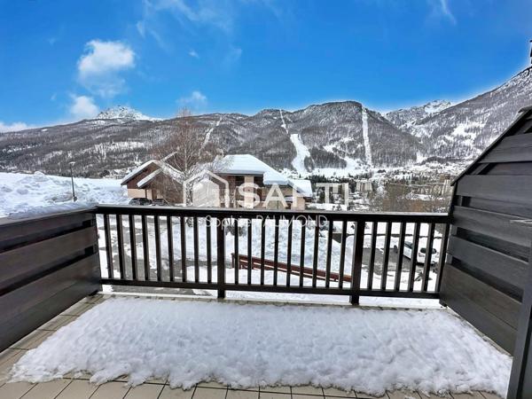T2 en duplex, vue panoramique sur les pistes de ski