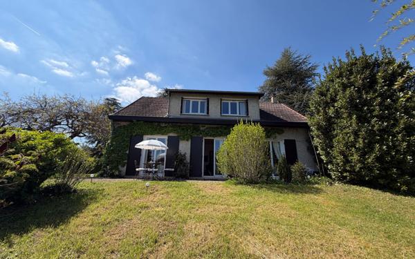 Maison à vendre    6 pièces • 162,09 m2 Saint-Cyr-au-Mont-d'Or