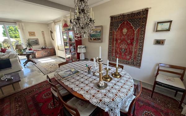 Maison à vendre    6 pièces • 162,09 m2 Saint-Cyr-au-Mont-d'Or