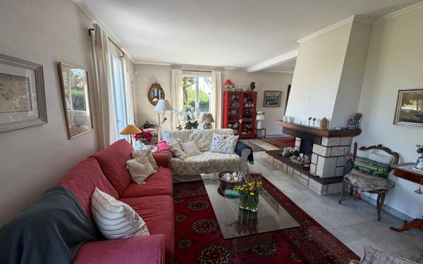 Maison à vendre    6 pièces • 162,09 m2 Saint-Cyr-au-Mont-d'Or