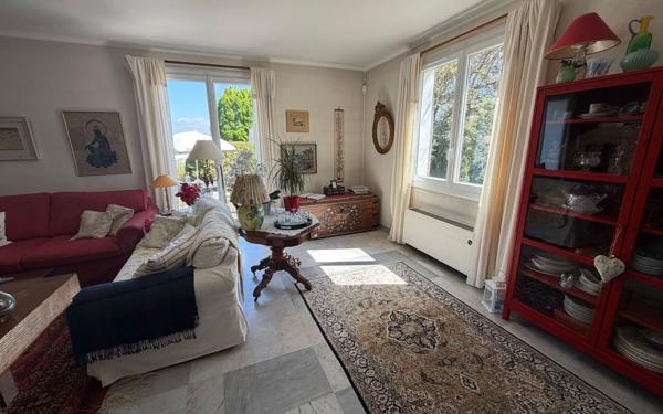Maison à vendre    6 pièces • 162,09 m2 Saint-Cyr-au-Mont-d'Or
