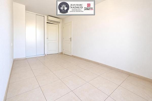 Saint-Raphaël-Vieux Port -T4, 91m2 - grande terrasse - climatisation- 2 grands garages avec espaces de stockage