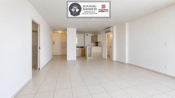 Saint-Raphaël-Vieux Port -T4, 91m2 - grande terrasse - climatisation- 2 grands garages avec espaces de stockage