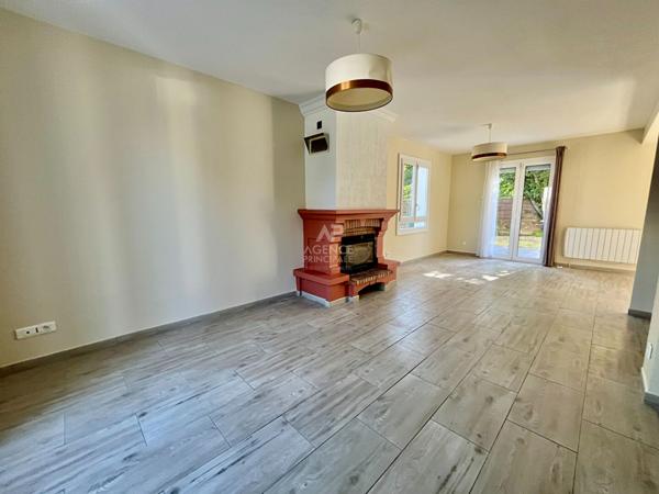 Maison Vaureal 5 pièce(s) 108.51 m2 €389 000 ** - Référence 2194