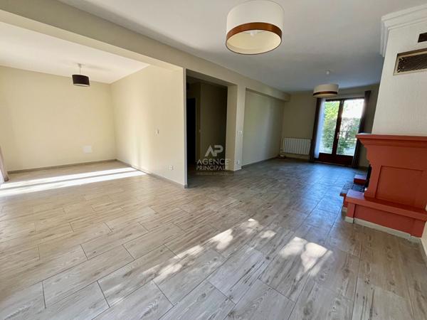 Maison Vaureal 5 pièce(s) 108.51 m2 €389 000 ** - Référence 2194