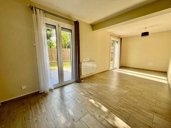 Maison Vaureal 5 pièce(s) 108.51 m2 €389 000 ** - Référence 2194
