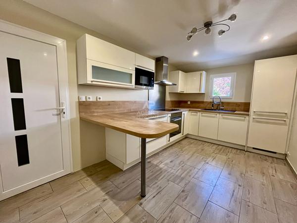 Maison Vaureal 5 pièce(s) 108.51 m2 €389 000 ** - Référence 2194