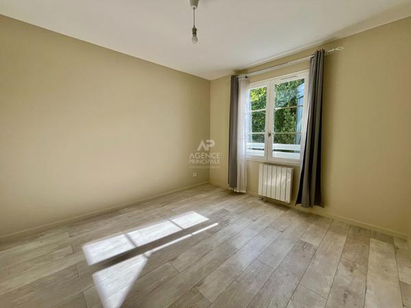 Maison Vaureal 5 pièce(s) 108.51 m2 €389 000 ** - Référence 2194