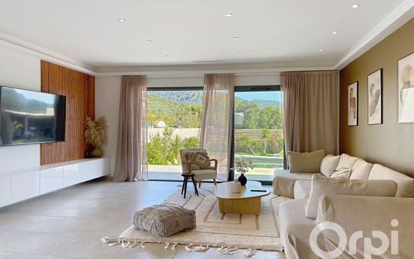 Maison à vendre    4 pièces • 132 m2 Lecci