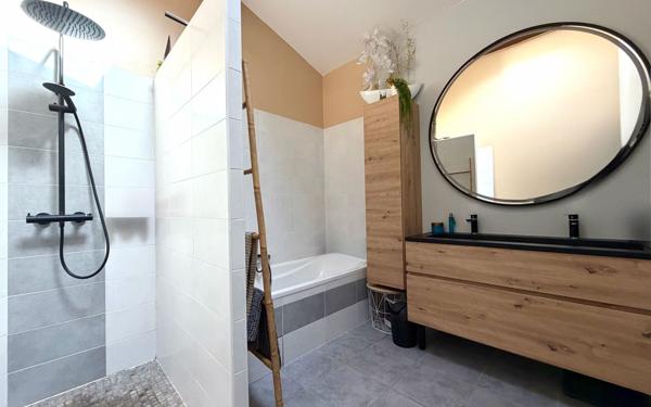Maison à vendre    4 pièces •  Mus