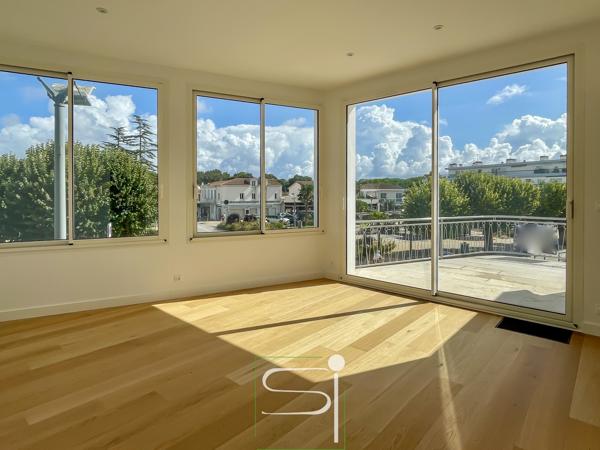 Appartement
                                                                                                                                                                                                                                                                                                                        3 pièce(s)                                                                                                                                                                                                          2 chambre(s)                                                                                                                                                                                                          66  m²