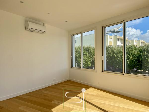 Appartement
                                                                                                                                                                                                                                                                                                                        3 pièce(s)                                                                                                                                                                                                          2 chambre(s)                                                                                                                                                                                                          66  m²
