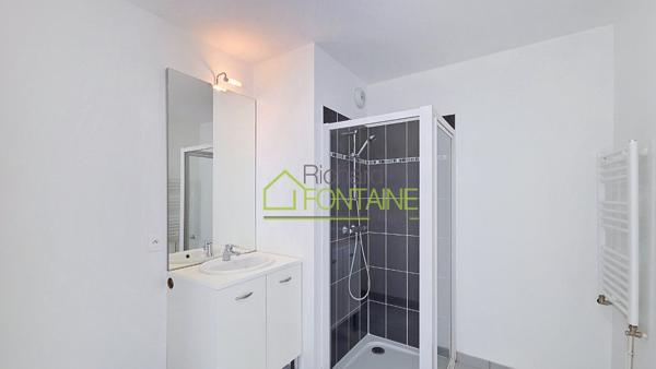 Appartement T3 avec Terrasse sans vis-à-vis à l'ouest et stationnement en sous-sol proche C6 et Rennes