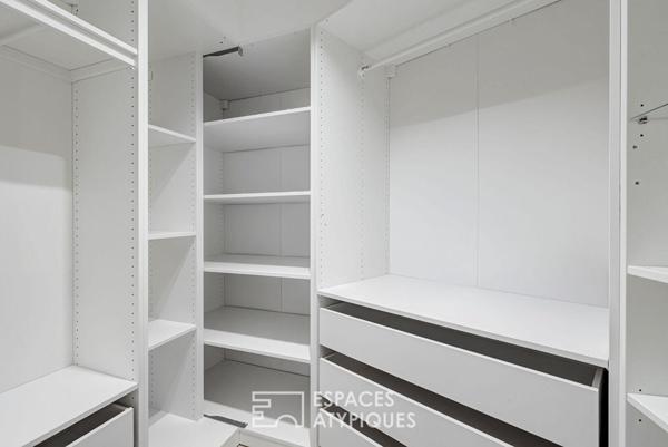Appartement sur cour entièrement rénové entre Madeleine et Saint-Augustin