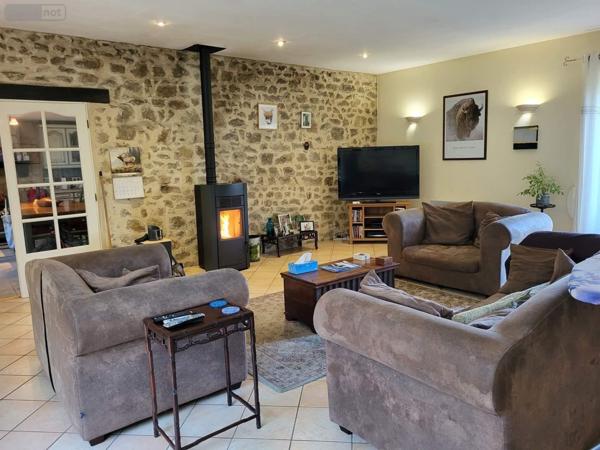 Maison à vendre à Bussière-Dunoise en Creuse (23320), ref : 1222