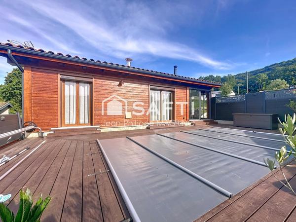 Maison bois 3 pièces.