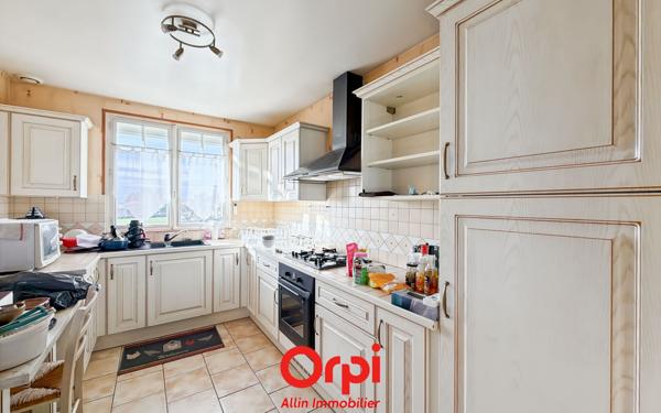 Maison à vendre    4 pièces •  Ainay-le-Château