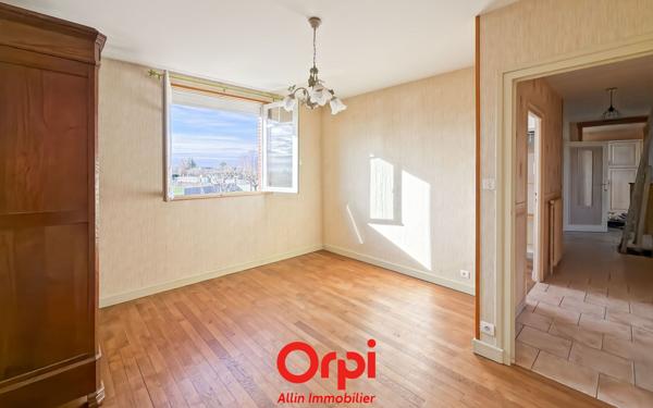 Maison à vendre    4 pièces •  Ainay-le-Château