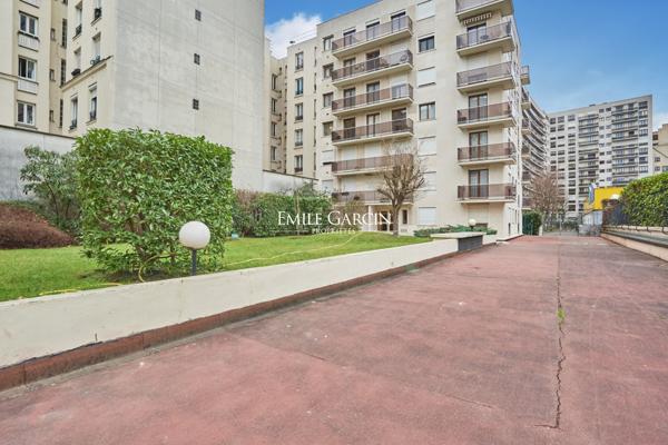À vendre - appartement - 82 m² - Paris - 75015 - Porte de Versailles - Balcon