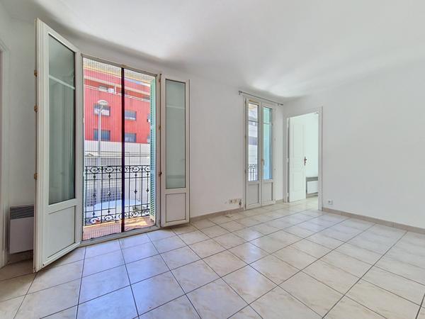 Appartement
         2 pièces
        - 33 m² Exclusivité 159 000 € *