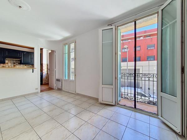 Appartement
         2 pièces
        - 33 m² Exclusivité 159 000 € *