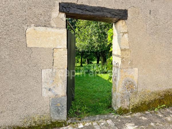 Maison de caractère de 157 m² avec dépendances et terrain constructible - Chevanceaux (17)