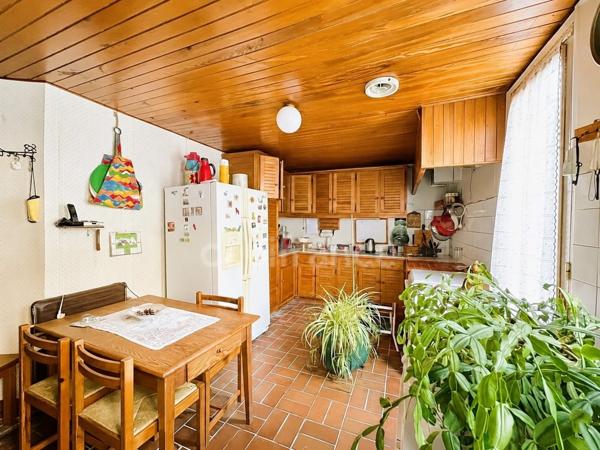 Maison de caractère de 157 m² avec dépendances et terrain constructible - Chevanceaux (17)