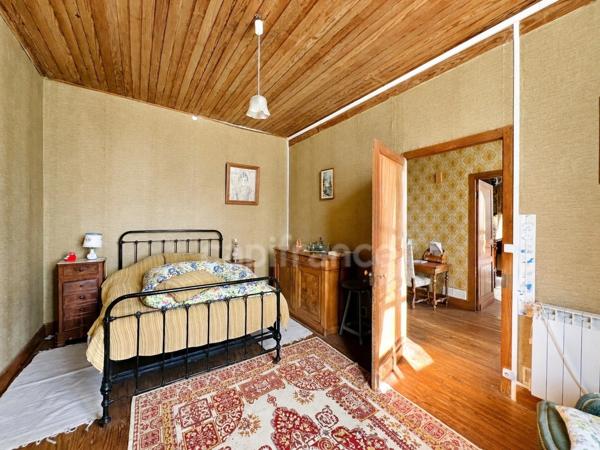 Maison de caractère de 157 m² avec dépendances et terrain constructible - Chevanceaux (17)