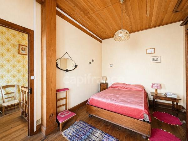 Maison de caractère de 157 m² avec dépendances et terrain constructible - Chevanceaux (17)