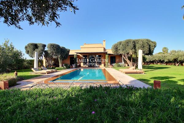 À vendre propriété de charme à quelques minutes des golfs à Marrakech.