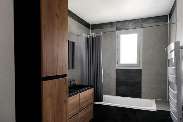 Plain-pied rénové avec piscine à Carcassonne