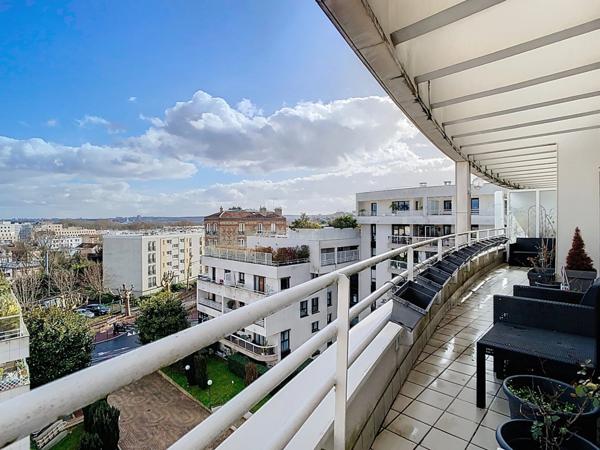 6ème et dernier étage - Appartement T5 + 2 terrasses de 18 m² chacune + 1 cave + 2 parkings boxés côte à côte