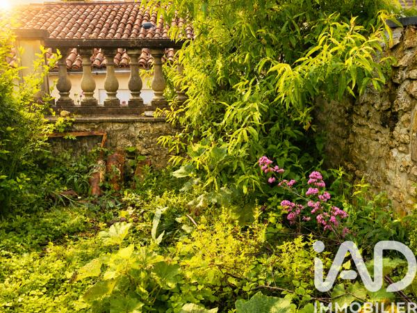 Maison à vendre 8 pièces 213 m² Saintes