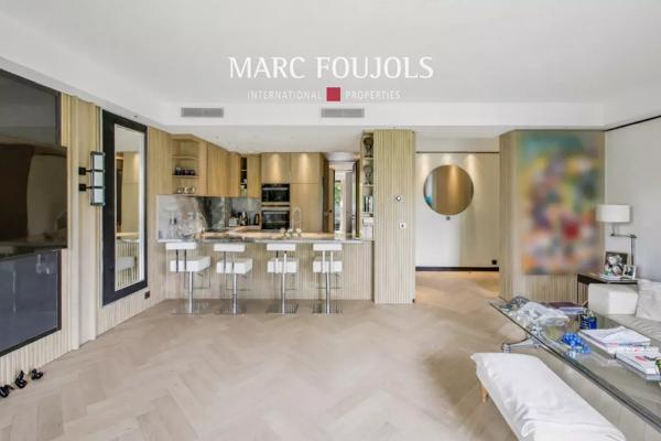 Paris XVI Foch – appartement rénové de 80 m² avec balcons