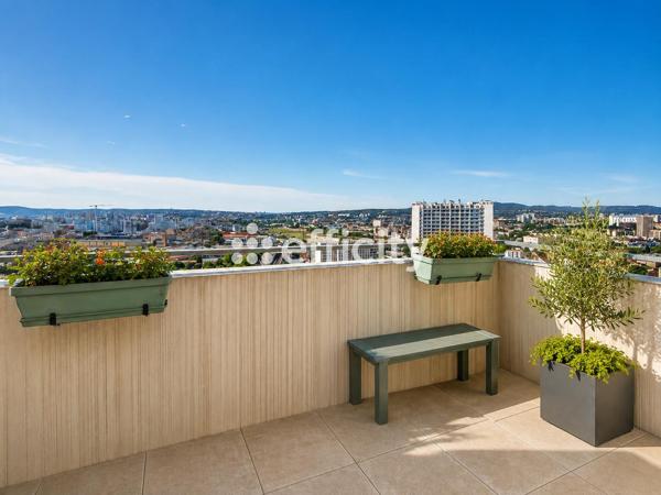Appartement
         3 pièces
        - 57 m² 160 000 € *