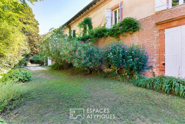 Demeure de charme rénovée avec parc et dépendances