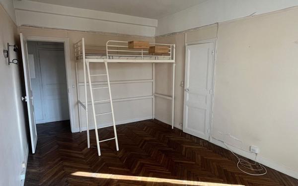 Appartement à vendre    1 pièce • 21,82 m2 Vincennes