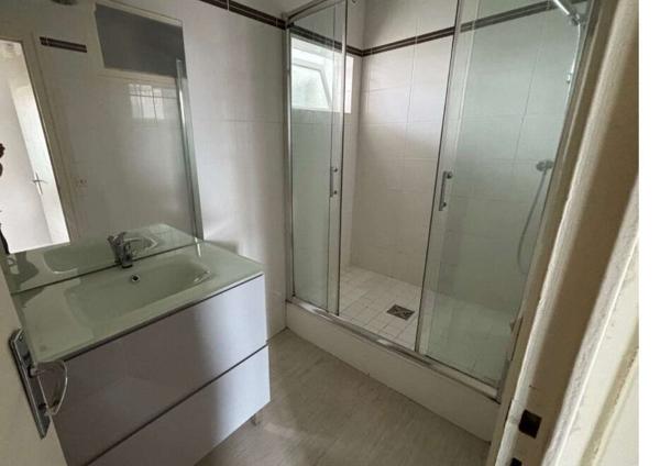 24660 COULOUNIEIX CHAMIERS IMMEUBLE DE RAPPORT 4 APPARTEMENTS + 6 GARAGES - INVESTISSEMENT LOCATIF
