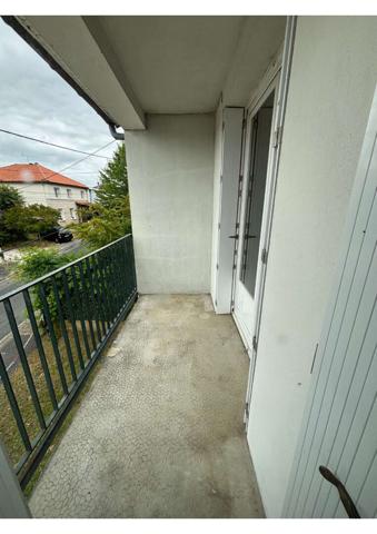 24660 COULOUNIEIX CHAMIERS IMMEUBLE DE RAPPORT 4 APPARTEMENTS + 6 GARAGES - INVESTISSEMENT LOCATIF