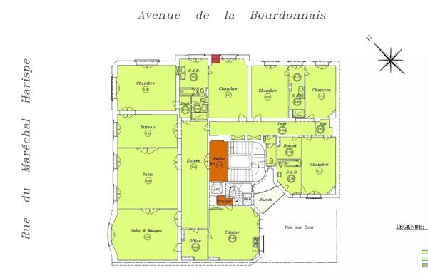 Paris 7 Bourdonnais / Champ de Mars : appartement rénové de 306 m² au 3ème étage avec vue Tour Eiffel