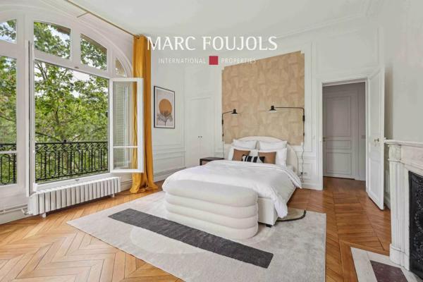 Paris 7 Bourdonnais / Champ de Mars : appartement rénové de 306 m² au 3ème étage avec vue Tour Eiffel