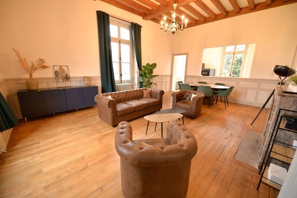 49000 ANGERS APPARTEMENT DE CARACTERE - 2CH - GRANDE PIECE DE VIE - PARKING