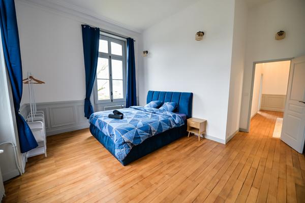 49000 ANGERS APPARTEMENT DE CARACTERE - 2CH - GRANDE PIECE DE VIE - PARKING